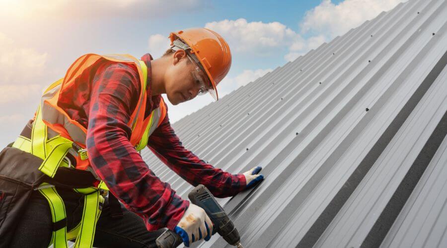 Owens Corning roofing contractor in Toivola, MI